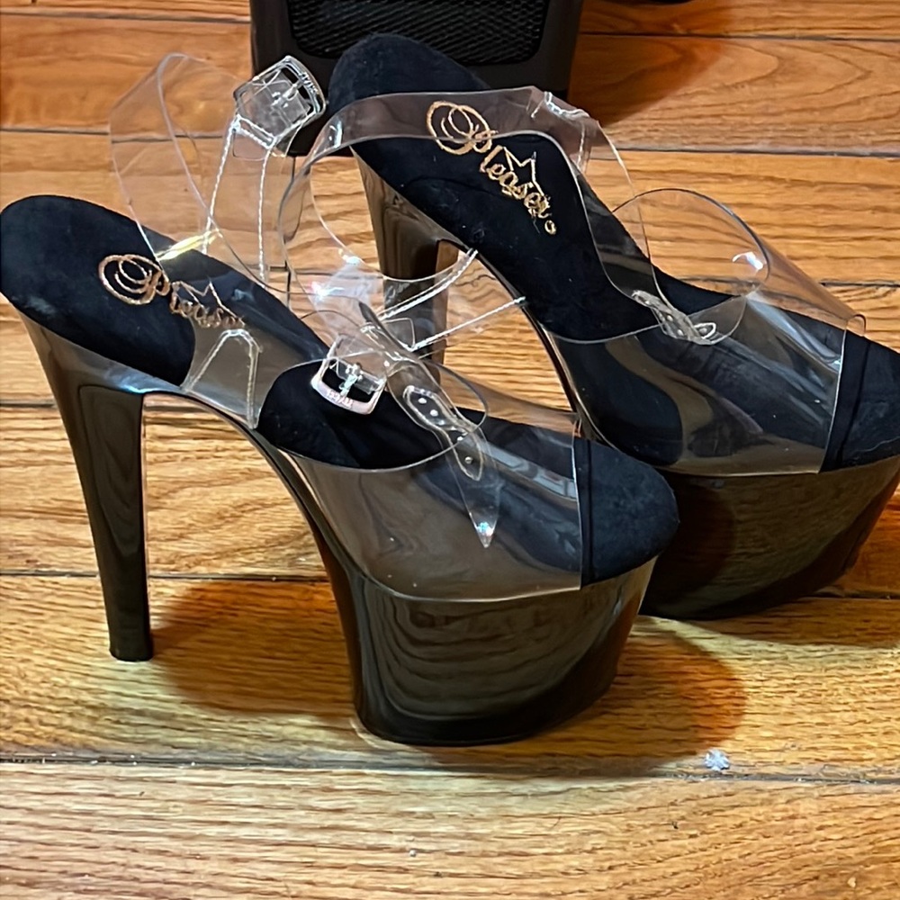 PLEASER SHOES - TABOO-708 - SIZE 8 never worn